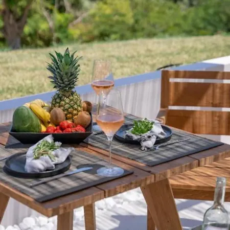 Cavalier Lefkada Av